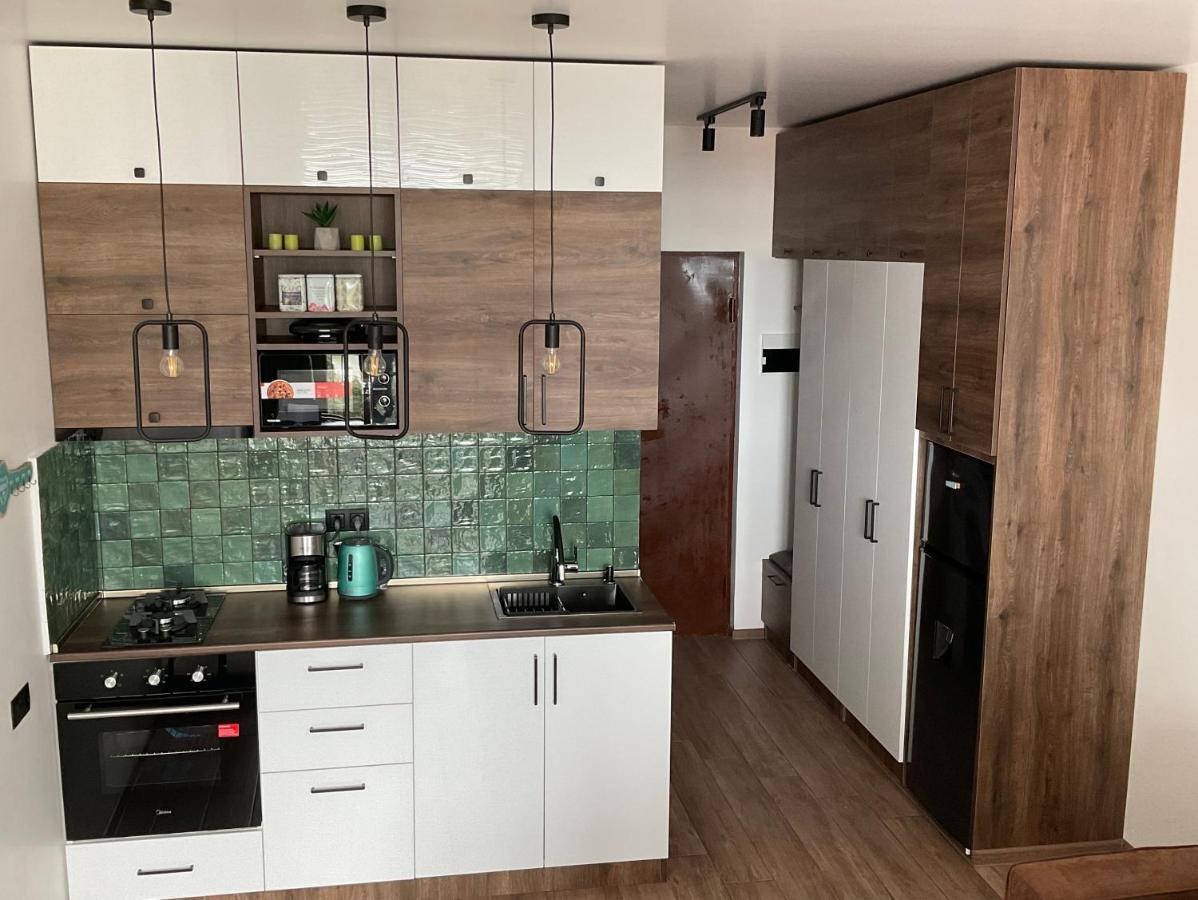 Babi Home Batoemi Buitenkant foto