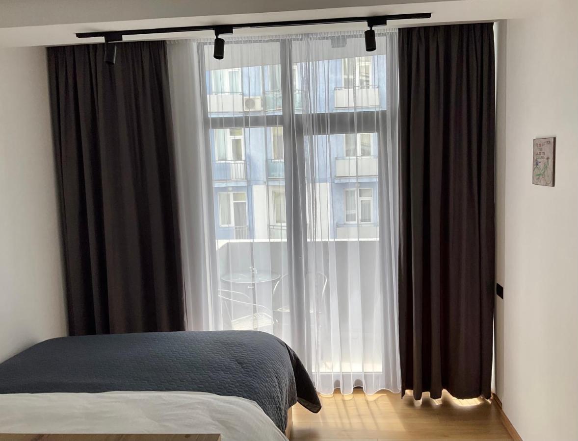 Babi Home Batoemi Buitenkant foto