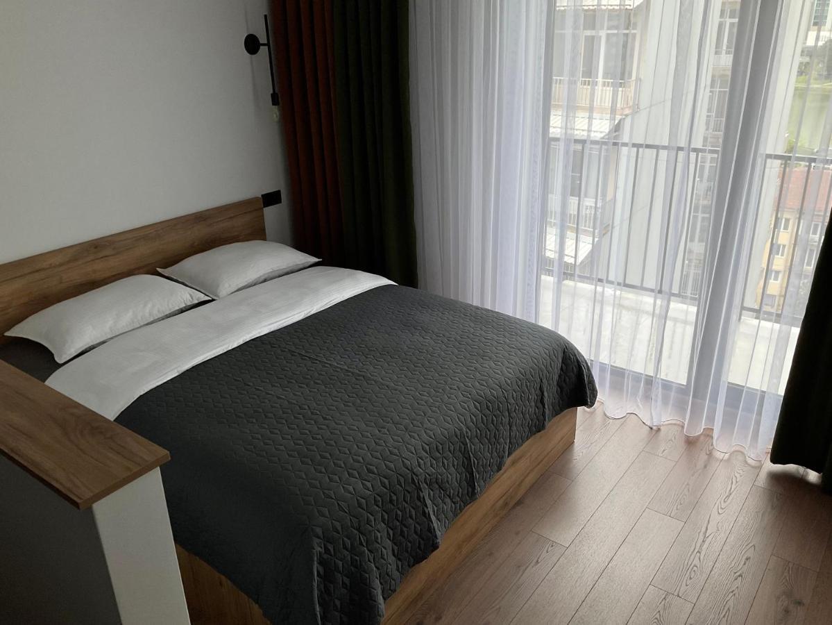 Babi Home Batoemi Buitenkant foto