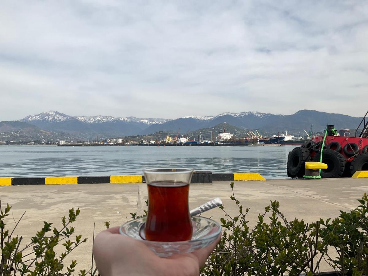 Babi Home Batoemi Buitenkant foto