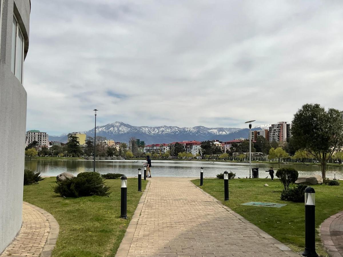 Babi Home Batoemi Buitenkant foto