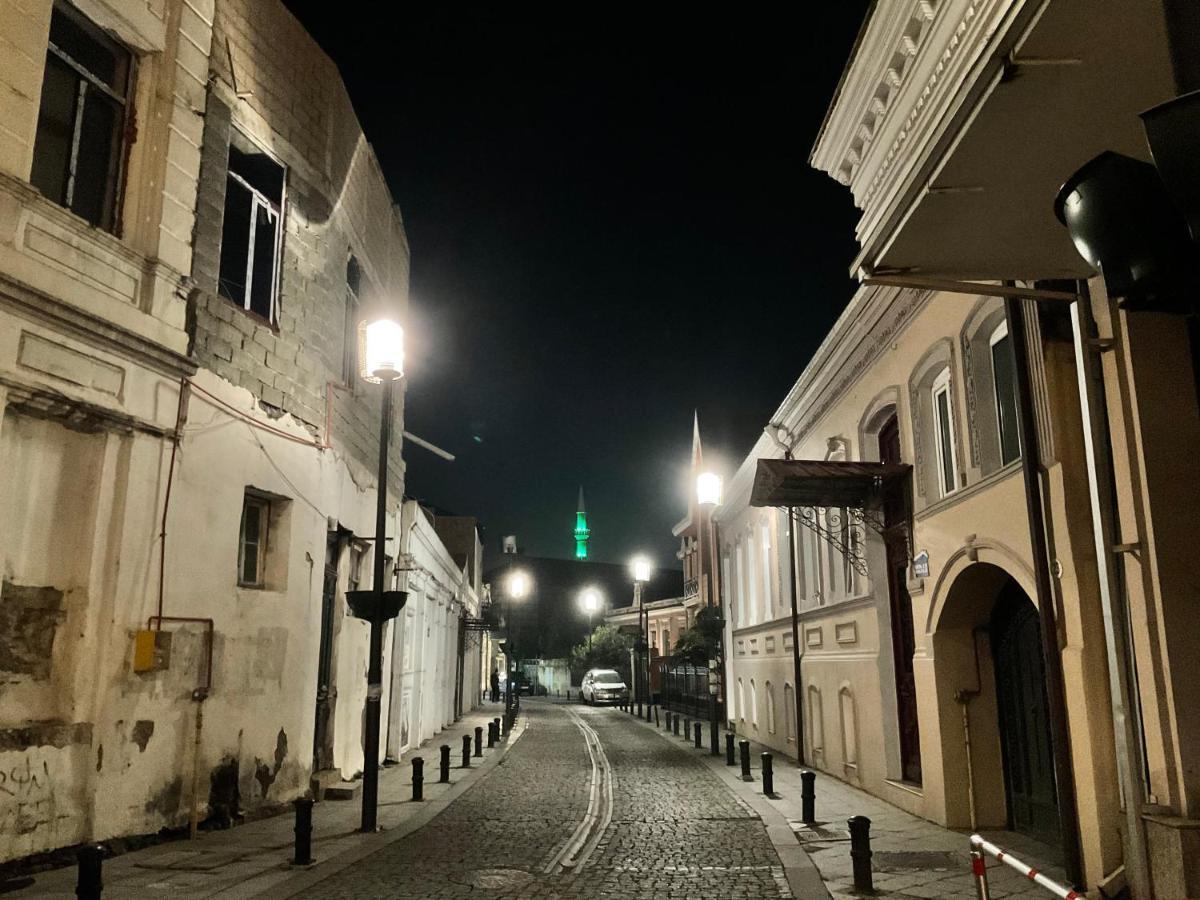 Babi Home Batoemi Buitenkant foto
